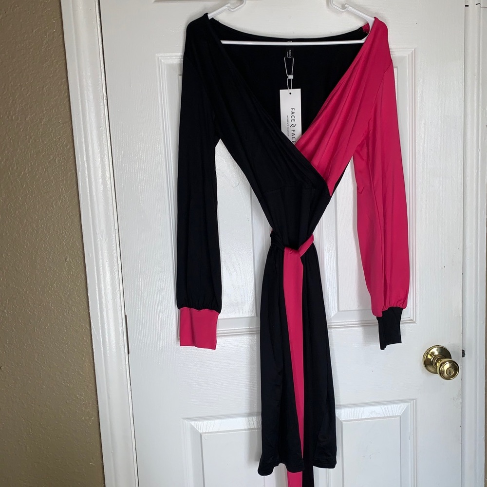 Retro long sleeve pencil dress.